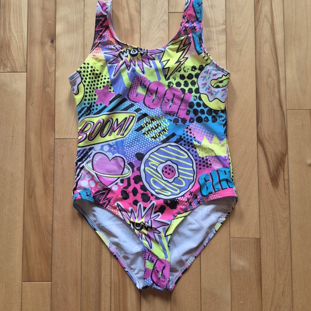 SHEIN Vibrant Comic Print Kids One Piece